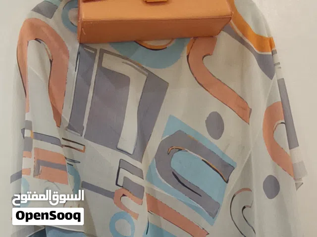 عباية وشاربة وشنطة