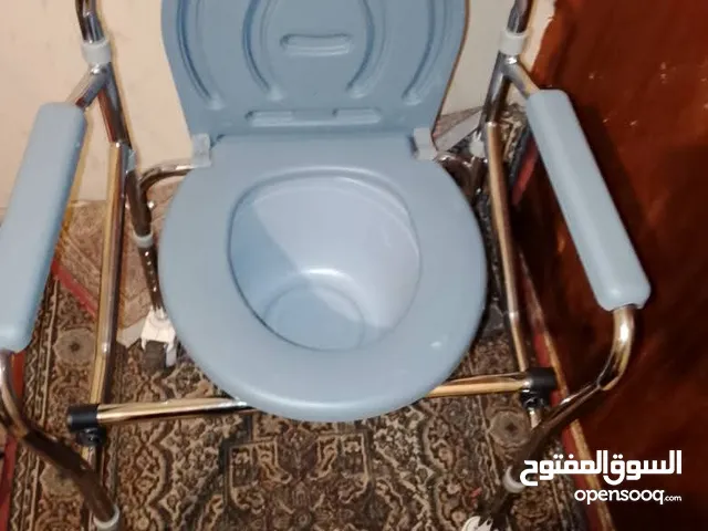كرسي حمام متحرك لكبار السن