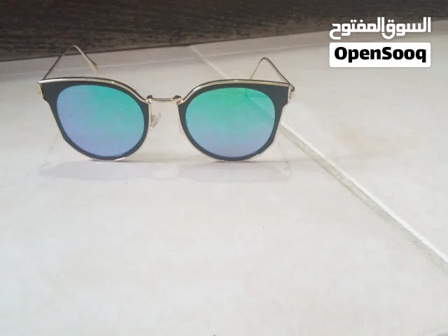 (نظارة شمسية )
