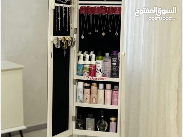 خزانات مجوهرات مع مرايا
