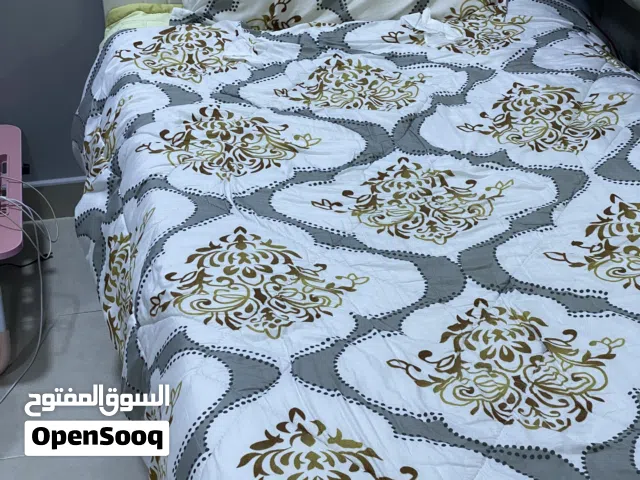 سرير خشب للبيع