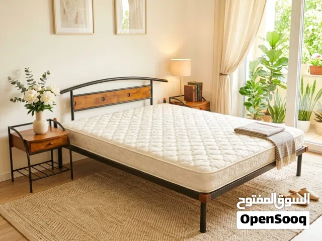 توابع  غرفة نوم ماليزي للبيع   - تخت مع الفرشة زنبركية طبية  - 2 كومدينات - تسريحة (تواليت) مع