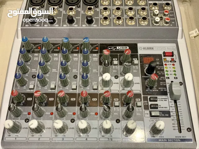 مكسر صوت Behringer  + مايك shure sm58  mixer