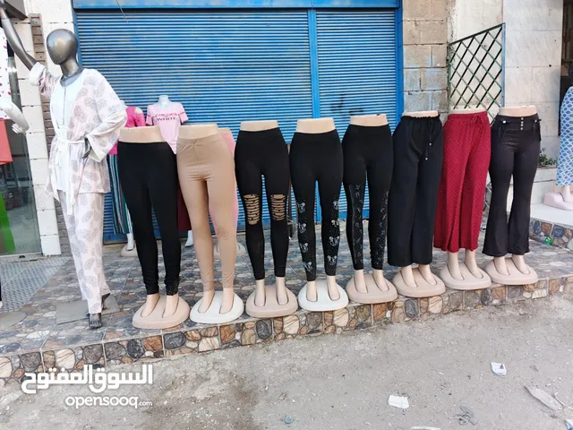 مالكنات مع هوكات مع رفوف العرض مع بتارين