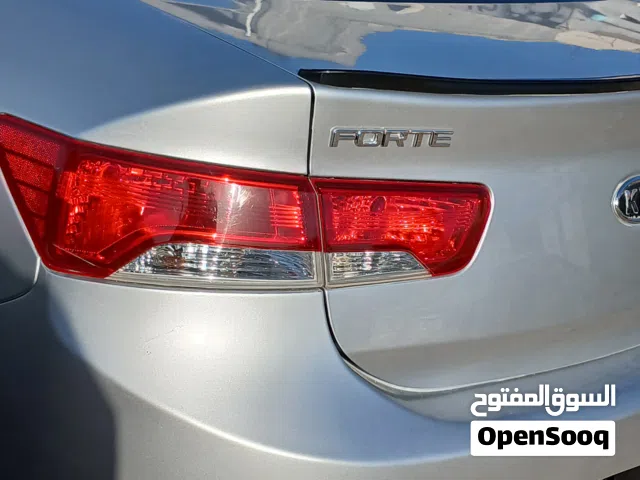 2012 كيا فورتي LX