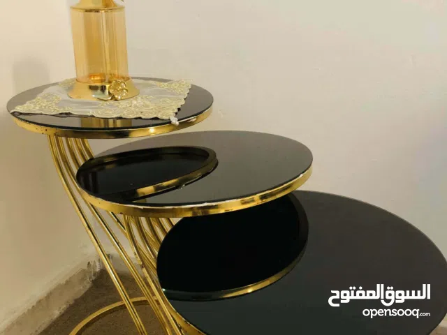 طاولة انطيفة البيع مع بعضهم سعرهم 250 مكان طرابلس في فرناج استفسار رقم في الوصف