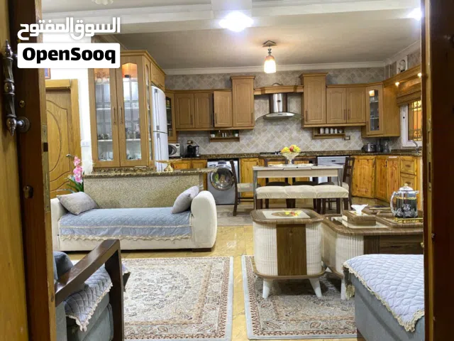 220 m2 3 Bedrooms Townhouse for Sale in Zarqa Russayfah