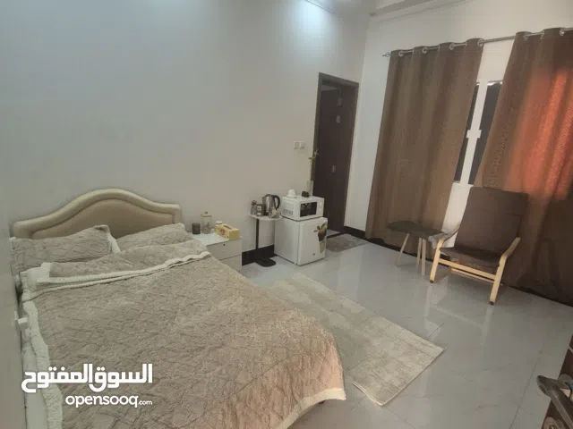 غرفه هاديه للعوائل في بوشر قريب القبايل