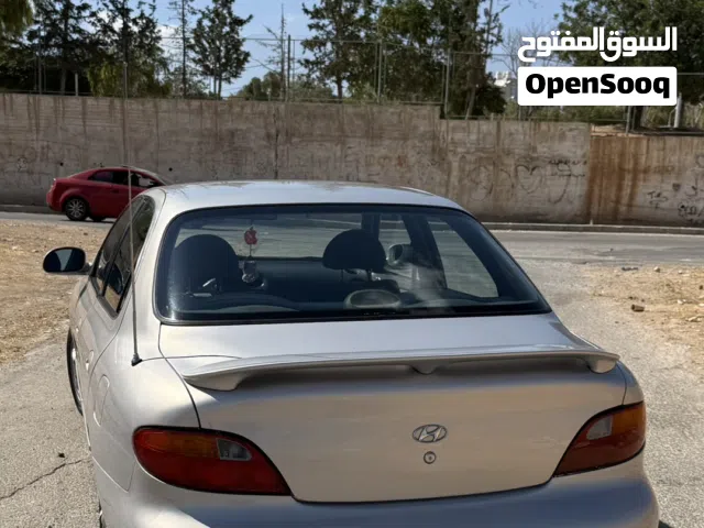 1997 هيونداي افانتي Standard