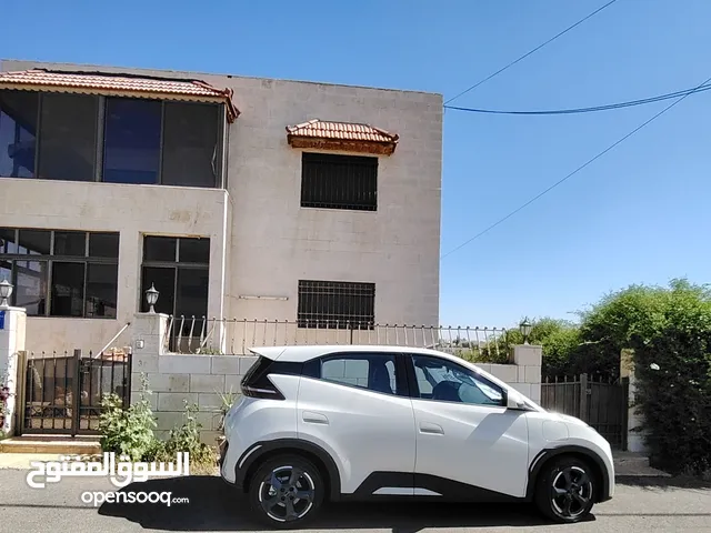 230 m2 4 Bedrooms Apartments for Sale in Amman Al Yadudah