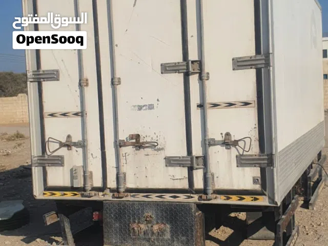 مكاين تبريد مع صناديق بردات مختلفة الاحجام