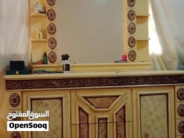 تسريحة + سرير حجم كبير