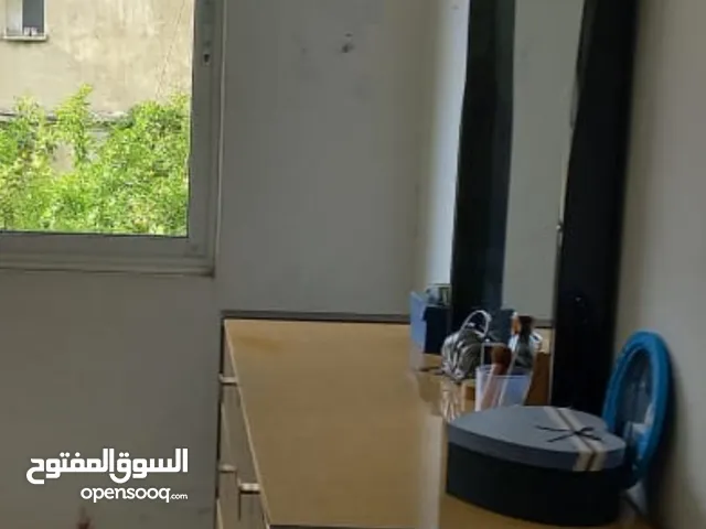 تسريحة غرفة نوع للبيع مع ملحقاتها