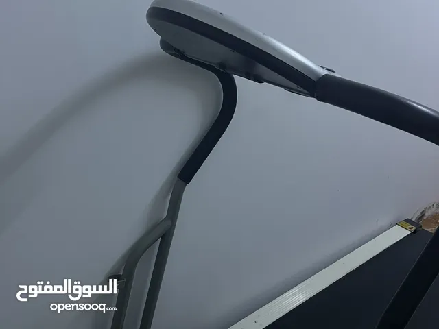 جهاز رياضي للمشي والركض