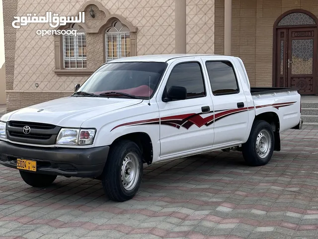 Toyota Hilux 2004 in Al Sharqiya