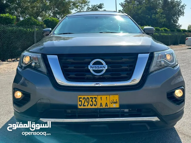 Nissan Pathfinder 2017 in Muscat