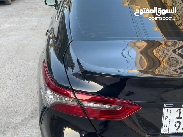 كامري للبيع او مراوس 2023 هايبرد أمريكي الياباني الاصلي أعلى مواصفات xse نظيفة جدا سلايد داخل أحمر