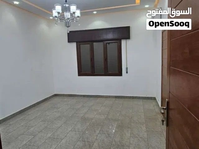 220 m2 5 Bedrooms Townhouse for Rent in Tripoli Tareeq Al-Mashtal