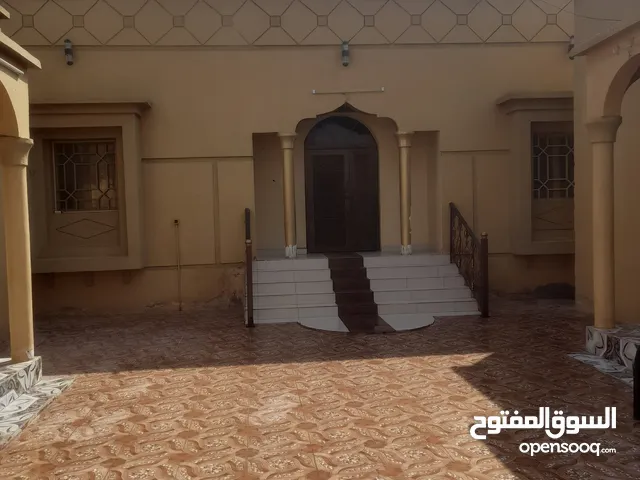 300 m2 4 Bedrooms Townhouse for Rent in Al Batinah Saham