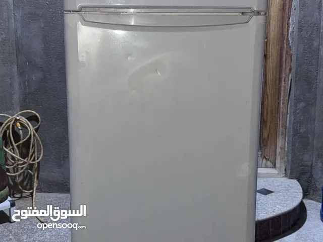 بيع ثلاجه مستعمله نظيفه حجم 18 قدم تبريدها تجميد قوي