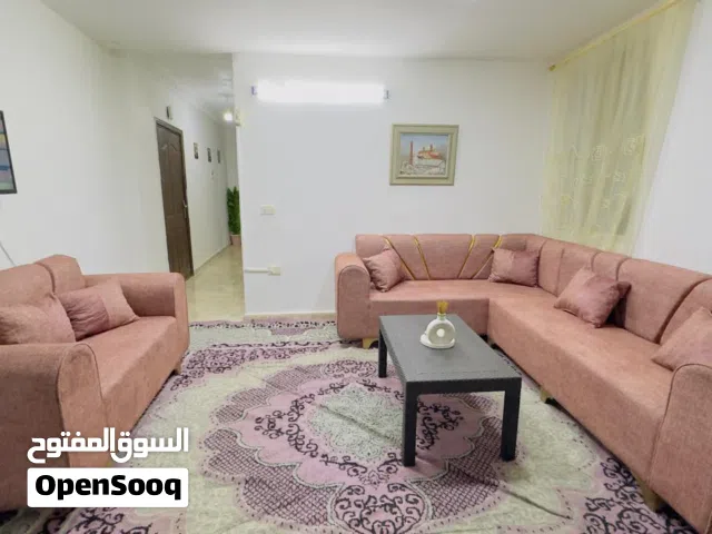 شقة جديدة مفروشة للايجار قرب اشارة النسيم الخي الجنوبي باتجاه مسجد علياء التل       ................