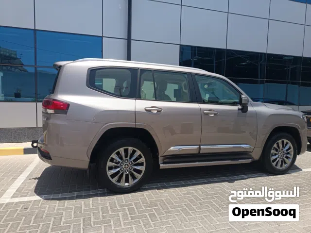 2024 Toyota Land Cruiser GXR