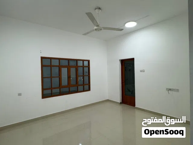 شقة راقيه ( للايجار ) المعبيلة الجنوبية بالقرب شارع النور