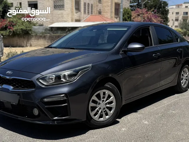 Kia cerato Model :2019 94000 KM 1600CC Gearbox : automatic Colour: Gary Inside :Black