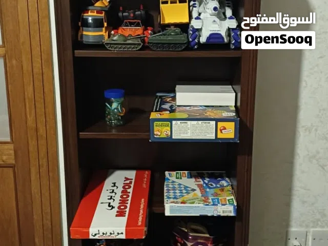للبيع الخزانة مع الالعاب