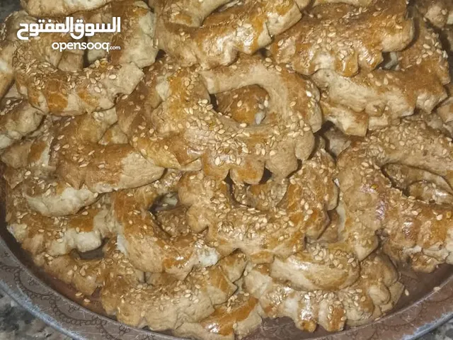 كتقلب على الرخا والبنة موجود!! كعك مقوم بالزنجلان حبة حلاوة البسابس والنافع والثمن غير 49 د.ه