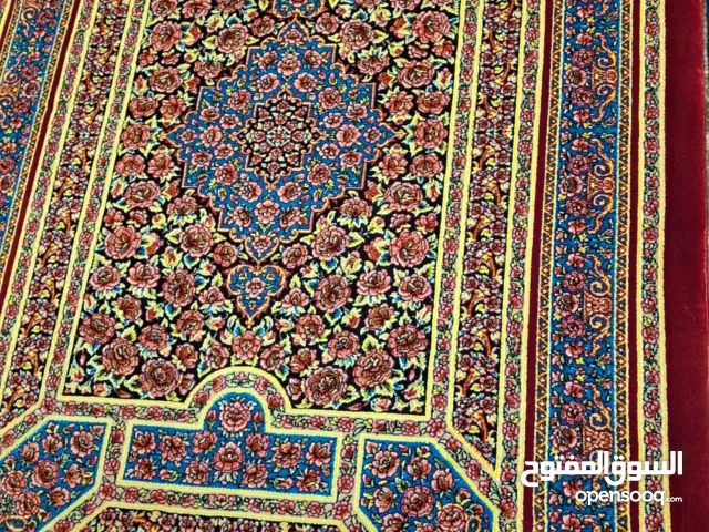 Machine‐made 100% silk carpet