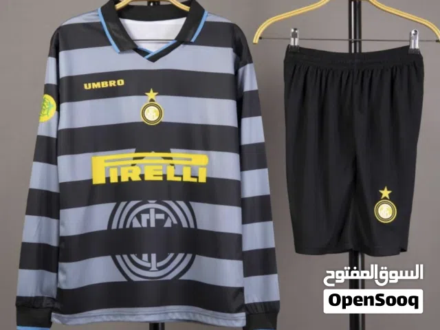 طقم انتر ميلان 1998  الحالة جديد  بكم طويل