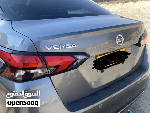 2020 نيسان فيرسا Standard