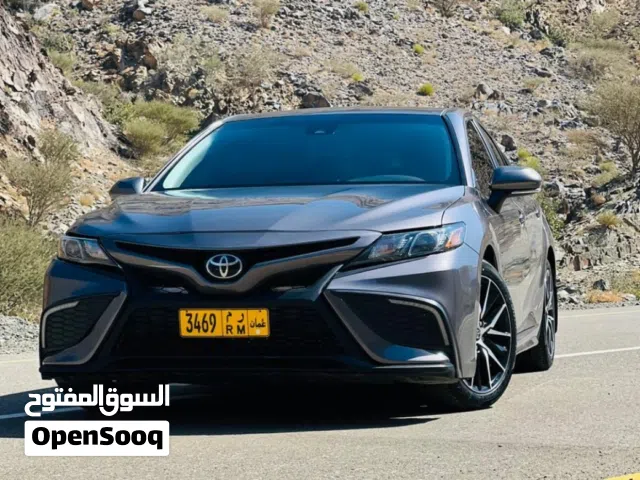 2022 تويوتا كامري SE