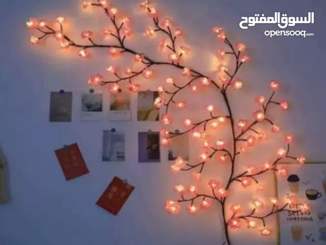 نشرة ضوئية جدارية على شكل شجرة ورد تركيبها بسيط وسريع بدون تعب، وتأثيرها كبير...