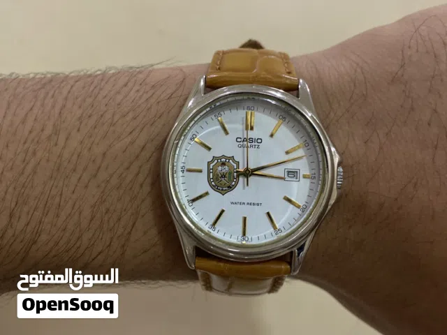 تم تخيفض السعر ، ساعة من نوادر توزيعات احد الاقسام في جامعة السلطان قابوس بشعار الجامعة