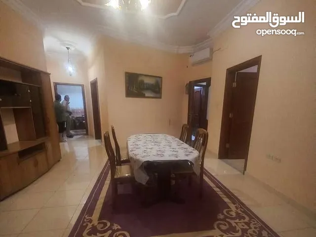 شقة نظيفة مفروشة في طرابلس زاوية دهماني بقرب من حلويات الصراحة