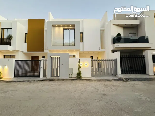 370 m2 4 Bedrooms Villa for Sale in Tripoli Al-Serraj