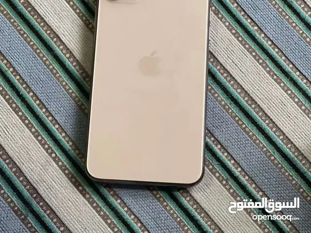 ‎ايفون 11 برو ماكس نضيف جدا ذاكره 256 بطاريه 98 مبدله وشاشه مبدله ثلاثه خيارات فيس ايدي شغال