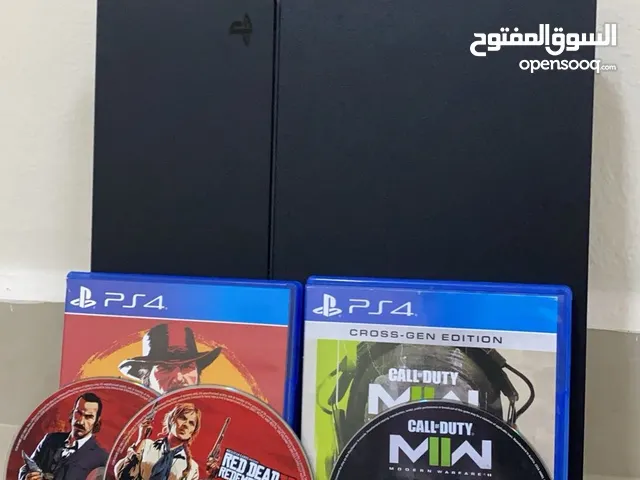 بلستيشن 4 للبيع مع سيدي ردد وكولف ديوتي النسخه الامريكيه مع قير اصلي ومع وايراته الاصليه 45 دينار