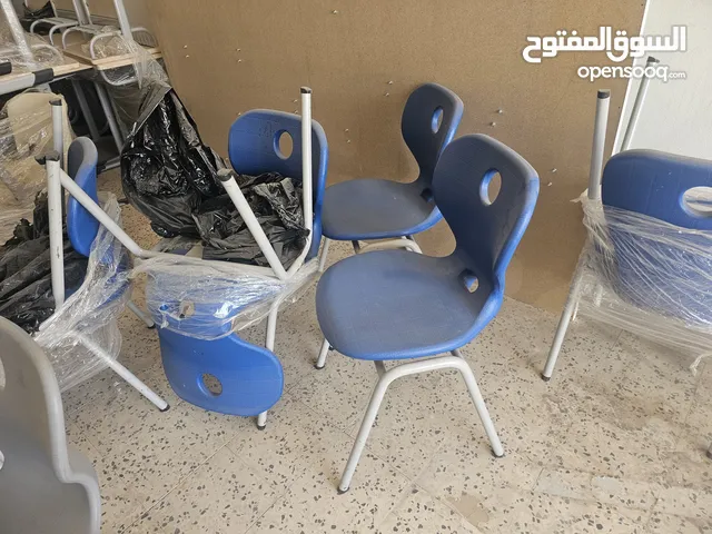 اثاث مكتبي و مدرسي ( مقاعد و كراسي و معامل)