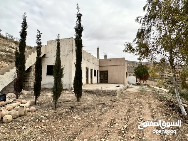 3 Bedrooms Farms for Sale in Zarqa Sarout
