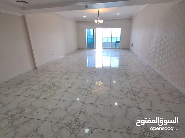 3200 ft 3 Bedrooms Apartments for Rent in Sharjah Al Majaz