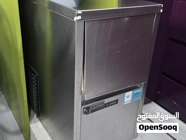 ماكينة عمل ثلج وزن 25 كيلو بواقع 8 كيلو للمرة الواحدة