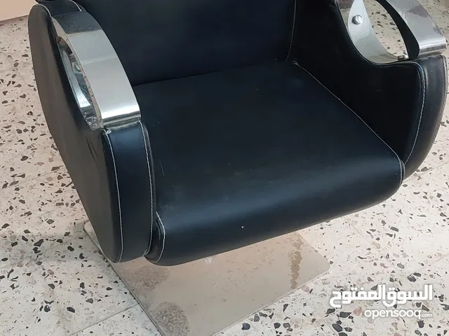 كرسي مزين للبيع بحالة جيده