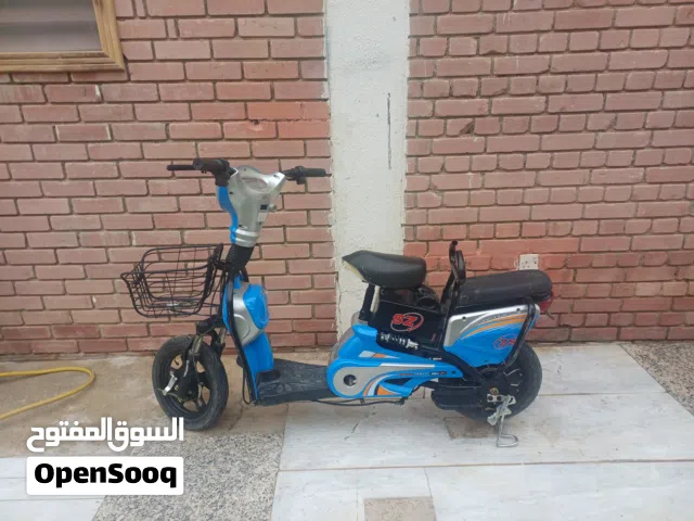 سكوتر دراجه سكوتر بقاله ما فيه مشاكل مكنيكيه مشتكله الكرسه و الدعسه السعر 400 الموقع العين