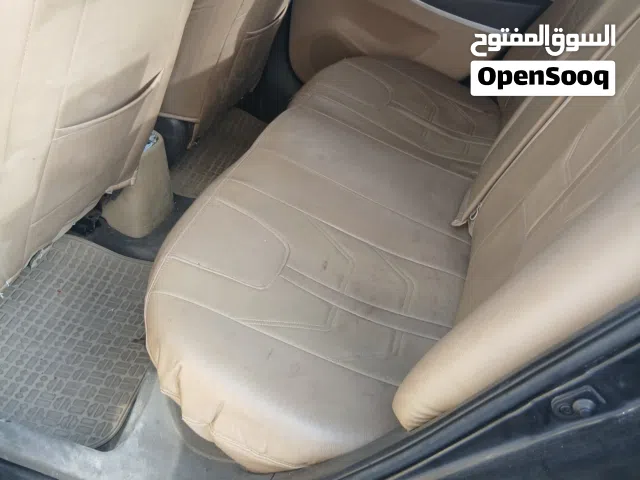 فرش جلد لون بيج مستعمل للبيع