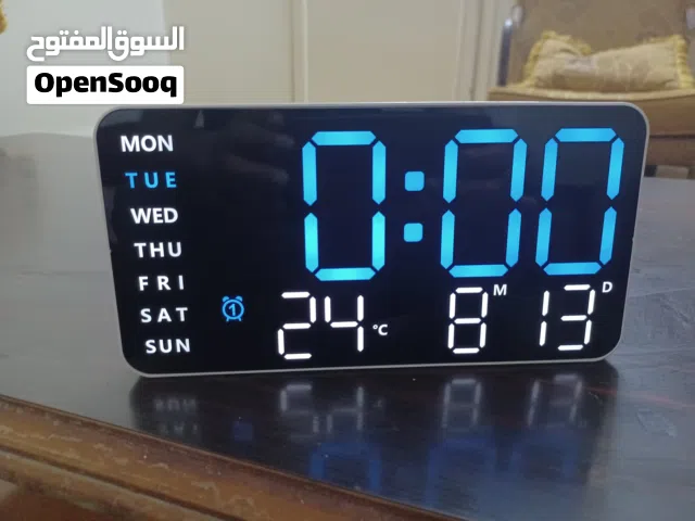 ساعة حائط رقمية