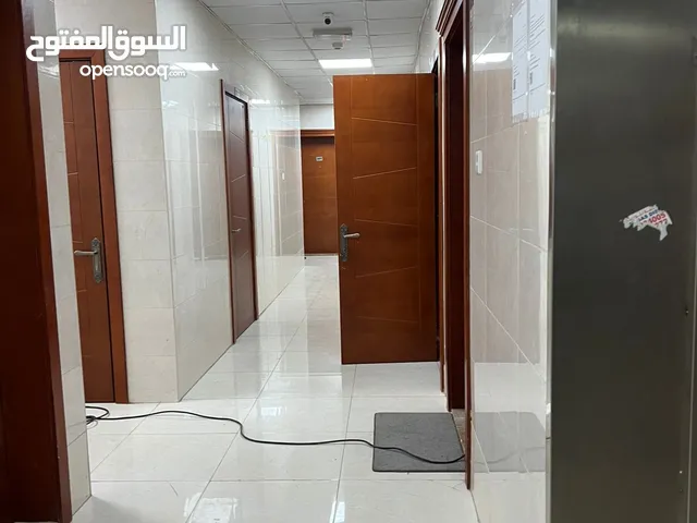 بناية سكنية للبيع