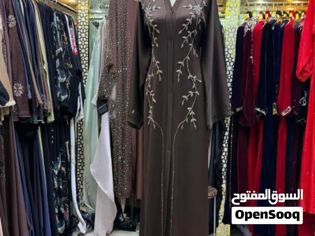 شروة عبايات خليجية ملونه شك خرز، 90 عباية ب 750 دينار، متوسط صافي الربح 600 - 1000 دينار ان شاء الله